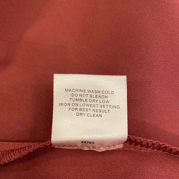 Romeo & Juliet Couture NWT Long Bell Sleeve Cold Shoulder Blouse Size Small - Picture 9 of 10